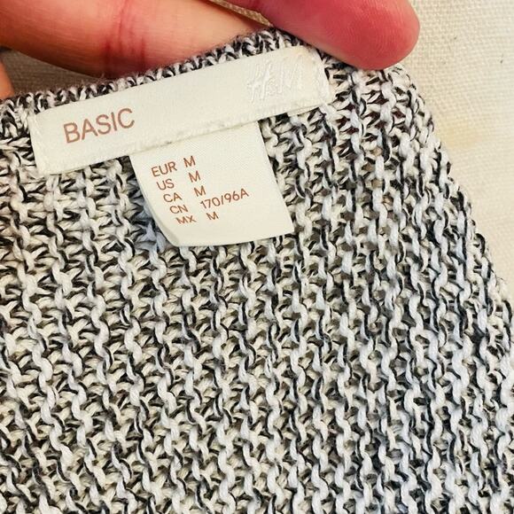 H&M Sweater - Picture 4 of 5